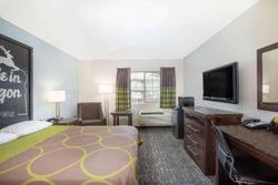 Super 8 by Wyndham Springfield/Eugene