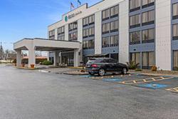 Clarion Pointe Near Erie Casino