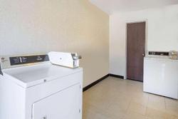 Super 8 by Wyndham Evanston