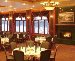 Pike's Waterfront Lodge