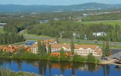 Pike's Waterfront Lodge