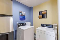 Days Inn & Suites Euless DFW Airport South
