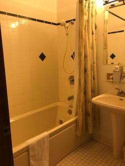 7 Gables Inn and Suites