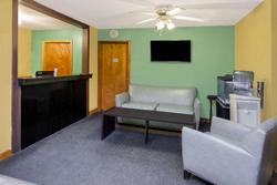 Super 8 by Wyndham Stevensville