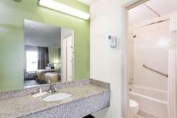 Super 8 by Wyndham Tifton