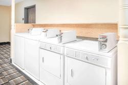 Super 8 by Wyndham Terre Haute