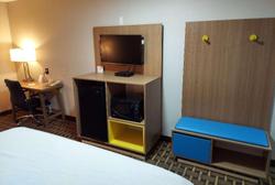 Days Inn & Suites by Wyndham Huntsville