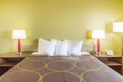 Super 8 by Wyndham Kingman