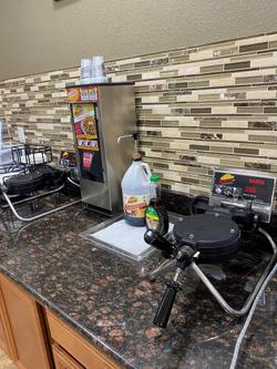 Travelodge by Wyndham Iowa City