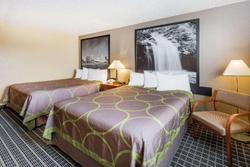 Super 8 by Wyndham Janesville