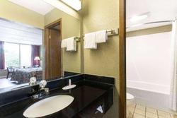 Super 8 by Wyndham Kingsport /I-81