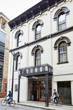 The Oliver Hotel
