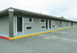Deluxe Inn Motel