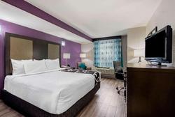 La Quinta Inn & Suites West Long Branch