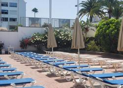 Las Camelias Apartments