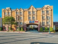 Howard Johnson by Wyndham Pasadena