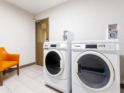 Holiday Inn Express & Suites Lancaster