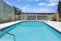 Travelodge by Wyndham Pasadena Central