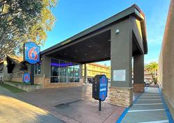 Motel 6 Pasadena, CA – Old Town Pasadena Area