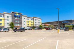 Days Inn &Suites by Wyndham Lubbock Medical Center