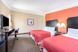 Howard Johnson by Wyndham Historic Lake Charles