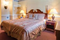 Monterey Pines Inn