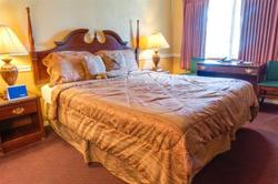 Monterey Pines Inn