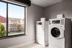 La Quinta Inn & Suites by Wyndham Mt. Laurel - Ph