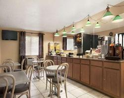 Travelodge by Wyndham Muskegon