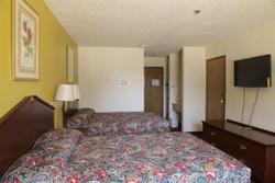 Econo Lodge Inn & Suites