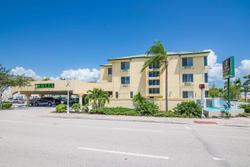 Naples Park Central