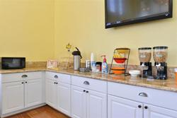 Americas Best Value Inn & Suites Ontario