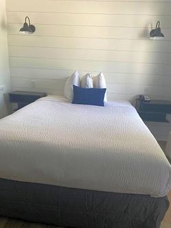 Bedtime Inn & Suites