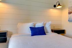 Bedtime Inn & Suites