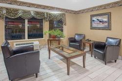 Days Inn & Suites by Wyndham Pine Bluff