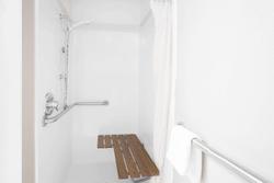 Days Inn & Suites by Wyndham Pine Bluff