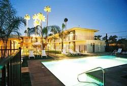 7 Springs Inn & Suites