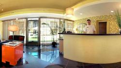 7 Springs Inn & Suites