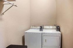 La Quinta Inn Suites By Wyndham Pasadena