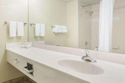 Days Inn by Wyndham Selma