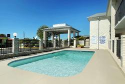 Super 8 by Wyndham Lancaster
