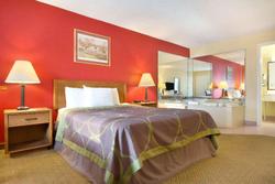 Super 8 by Wyndham Lancaster
