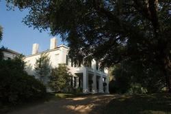 Monmouth Historic Inn & Gardens