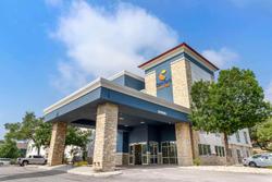 Comfort Suites Medical Center near Six Flag