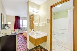 Super 8 by Wyndham San Antonio/Fiesta