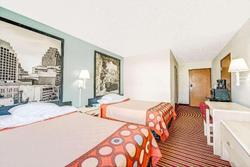Super 8 by Wyndham San Antonio/Fiesta