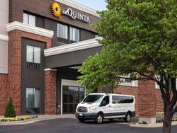 La Quinta Inn & Suites Springfield Airport Plaza