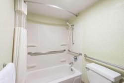Days Inn & Suites by Wyndham Springfield on I-44