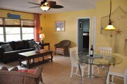 Lido Islander Inn and Suites