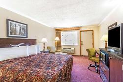 Days Inn by Wyndham San Antonio